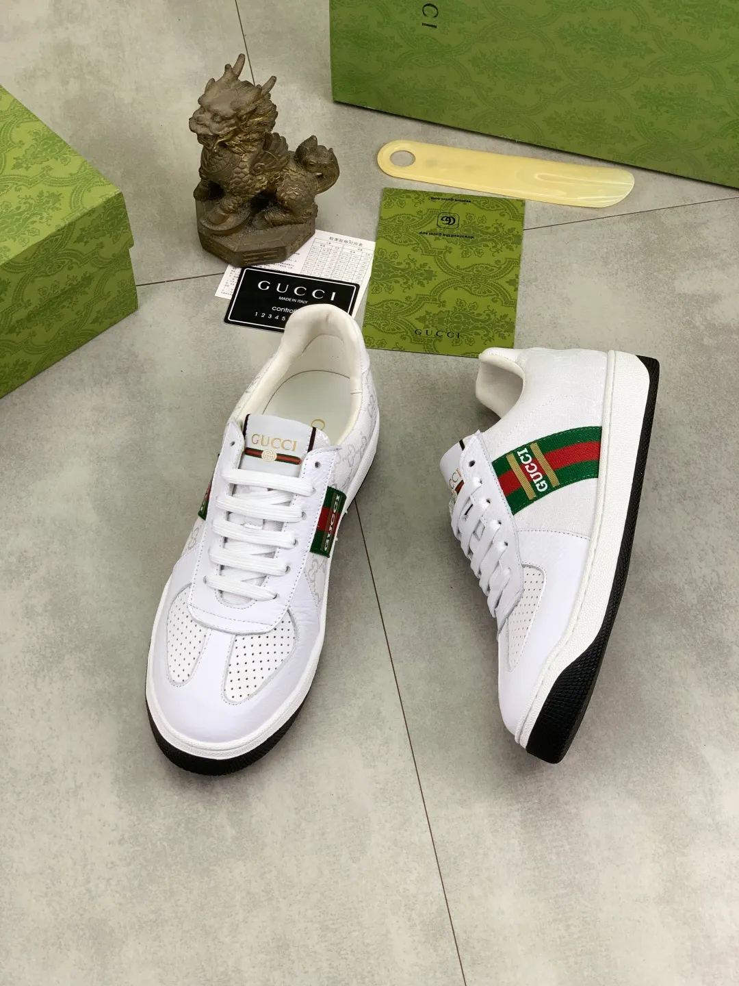 Men's shoes 💰P400💰【New model】 🆘 The latest model from Gucci official website 🎁 Classic casual and fashionable men's shoes 👟 Hot model 💥 Simple and elegant style, exclusive for trendy men. Unique latest brand elements from the official website 👑 Original Gucci decoration, fashionable and generous, made of original soft calfskin fabric ➕ Comfortable soft pigskin lining ✅Wear-resistant rubber outsole designated on the official website_Full of elasticity, the classic model taken at the counter 🎬Color: 4️⃣colors available😍Number of codes: 38-44 (45 46 customized)